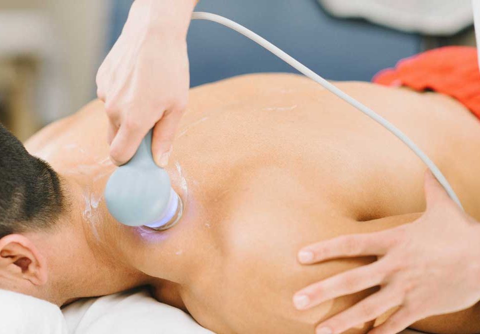 فیزیوتراپی شانه با لیزر در شرق تهران